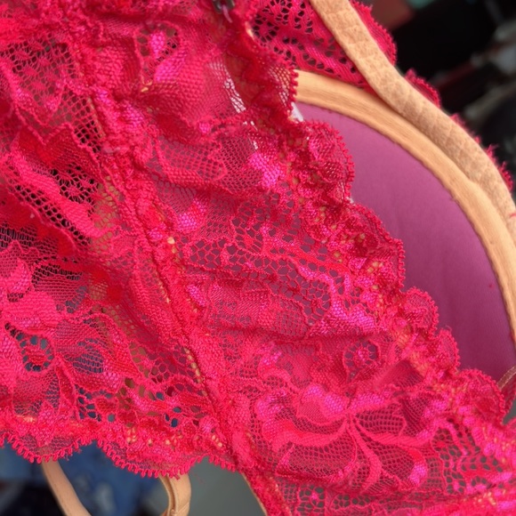 PINK Victoria’s Secret Date Racerback Push-Up Bra in Pink Lace yellow size 32D - Picture 11 of 12